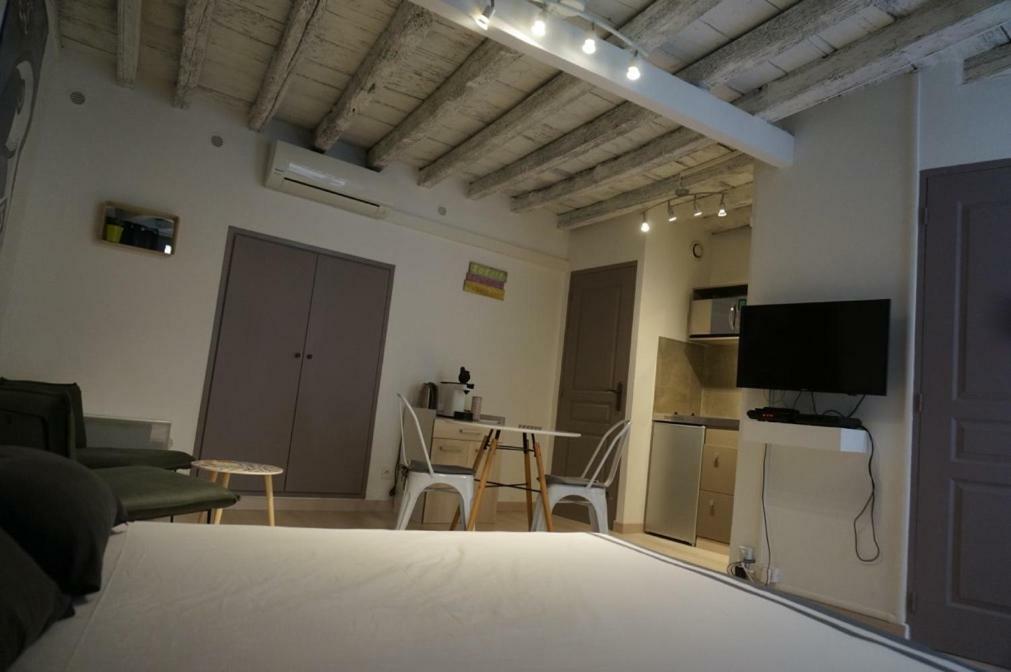 Studio Typique Et Cosy Climatise. Arlés Exterior foto